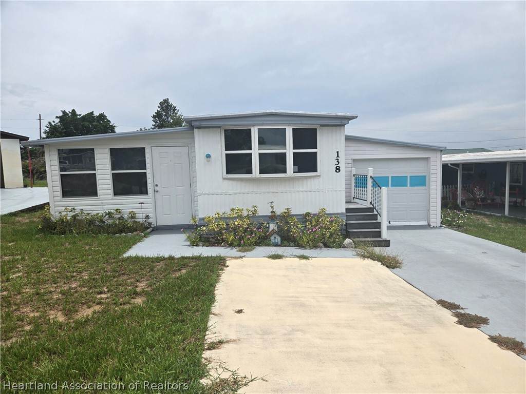 138 Jade Way - Photo 1