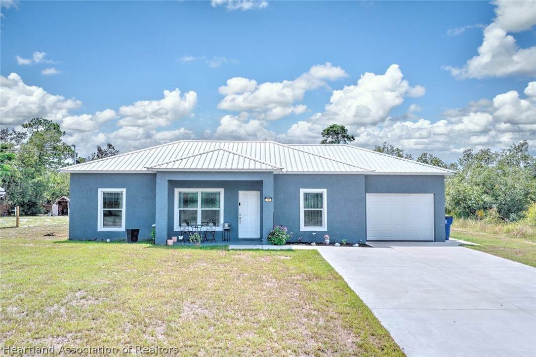 230 Canal Way - Photo 1