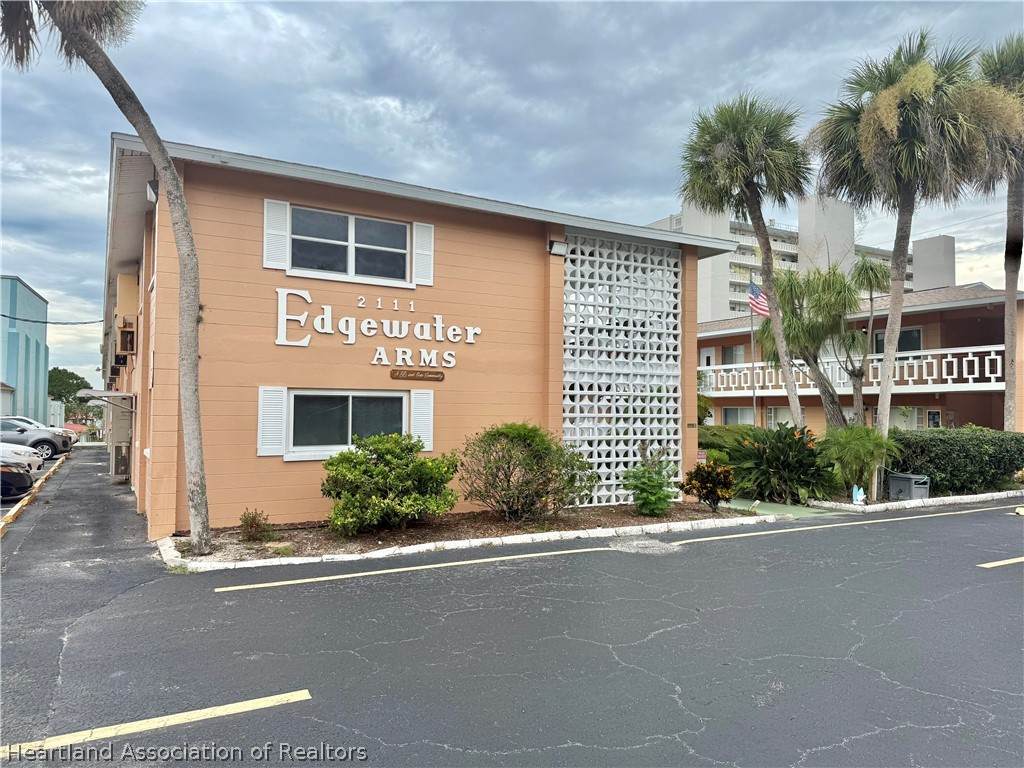 2111 Lakeview Drive - Photo 1