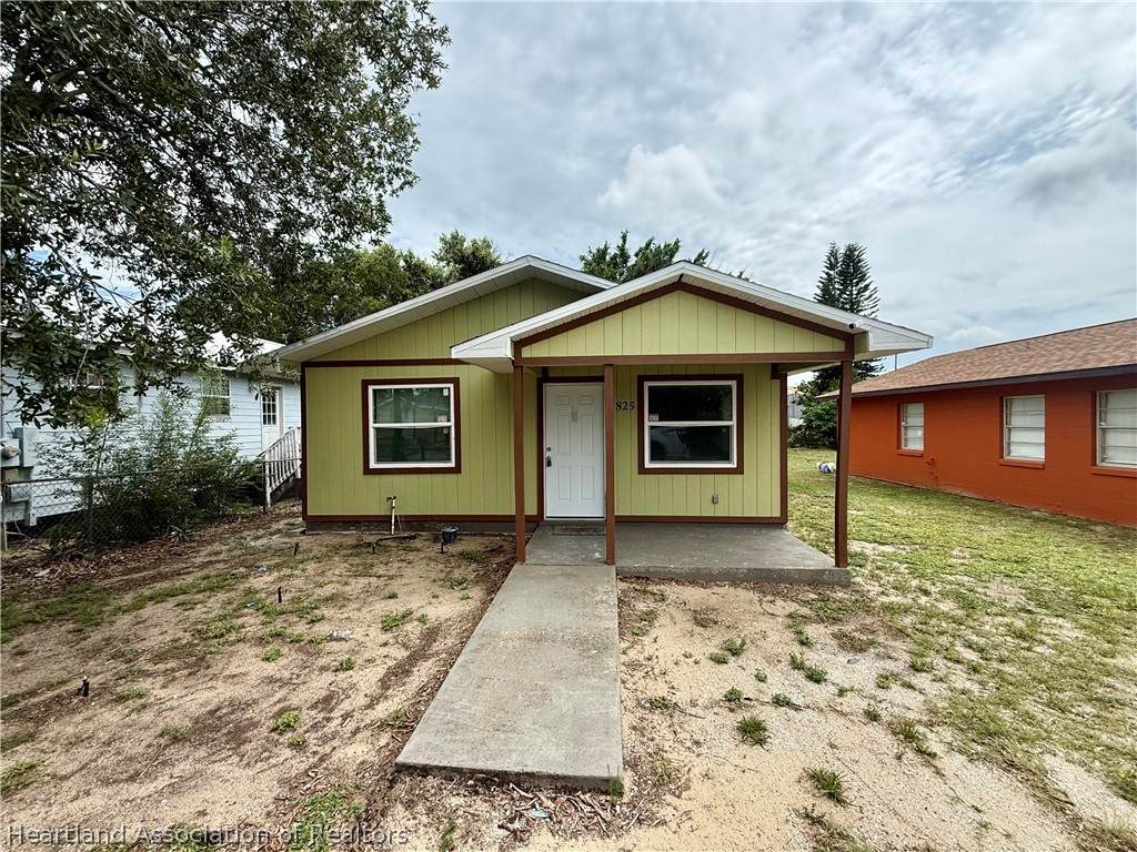 825 Booker Avenue - Photo 1