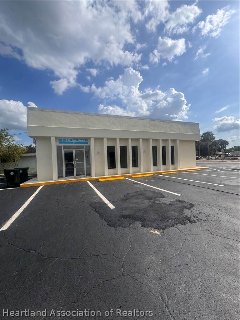 905 Main Street - Photo 1