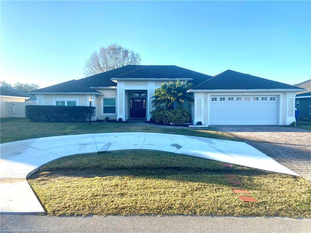621 Maravilla Avenue - Photo 1