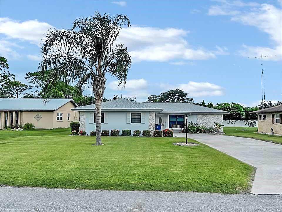 215 Quail Avenue - Photo 1