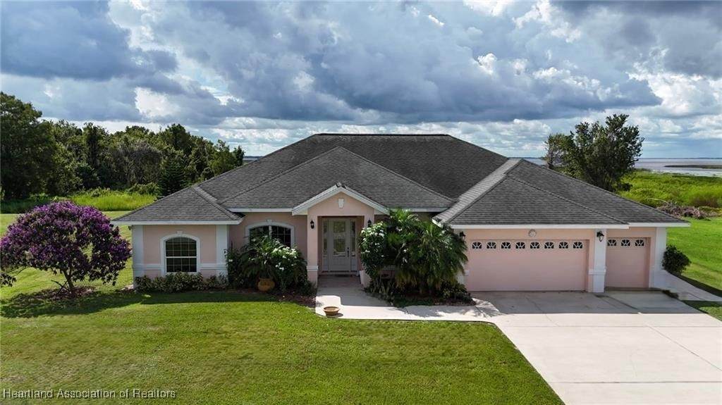 1101 Lakeside Way - Photo 1