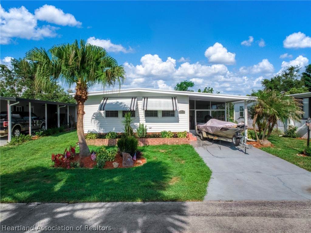 35 Pinecrest Street - Photo 1