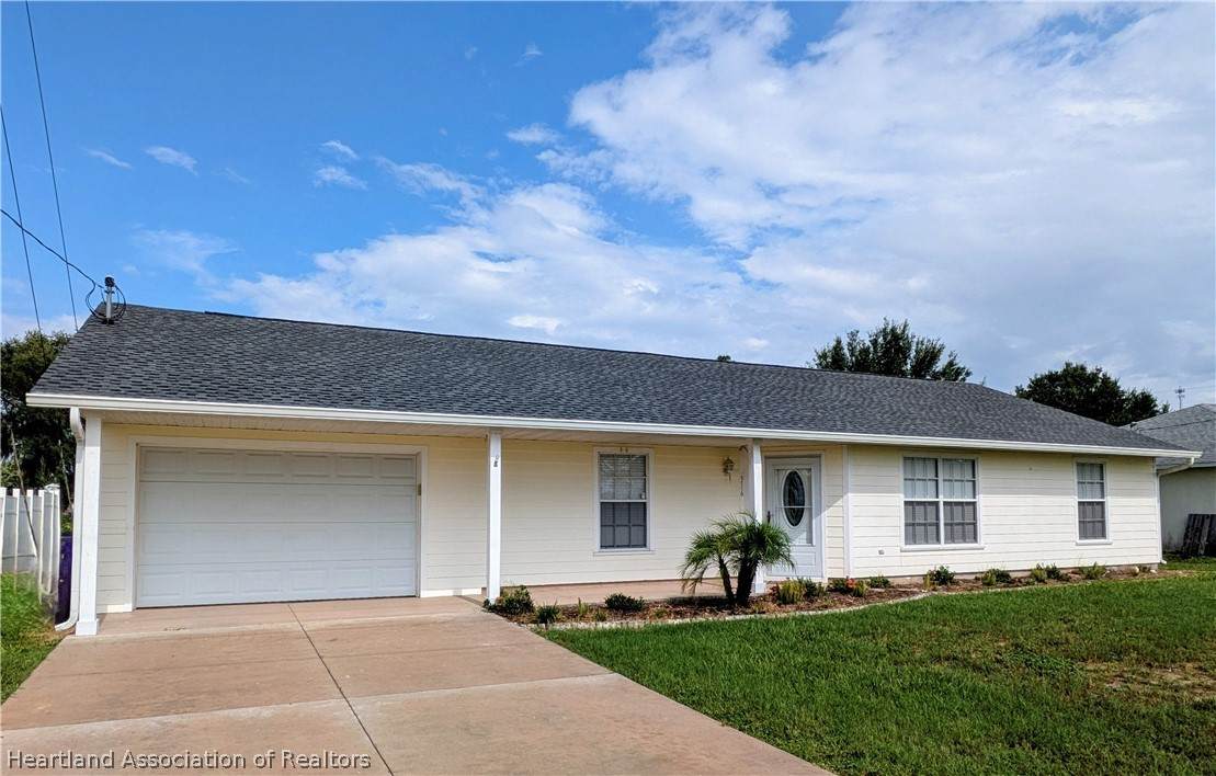 316 Cougar Boulevard - Photo 1
