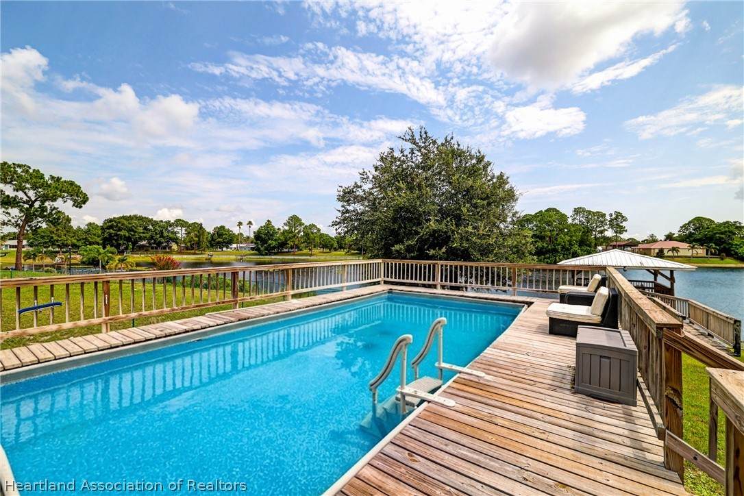 844 Lake Betty Drive - Photo 1