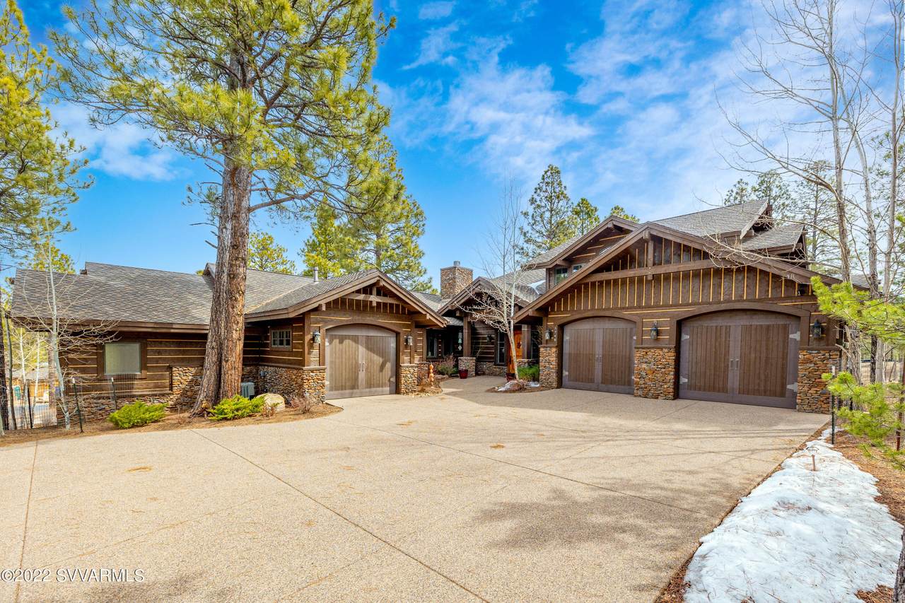 3749 Clubhouse Circle - Photo 1