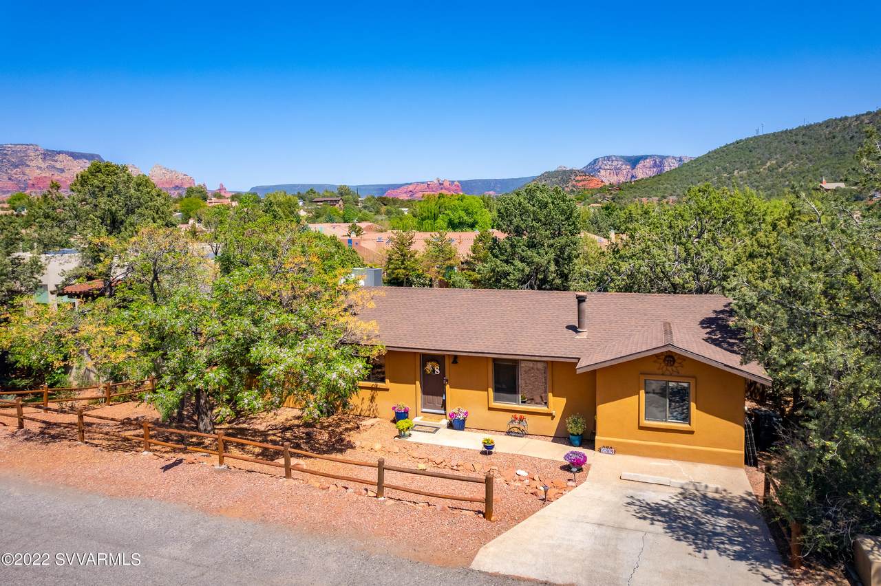 2264 Roadrunner Rd - Photo 1
