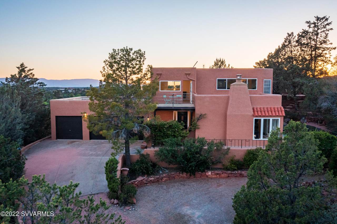 425 Rodeo Rd - Photo 1