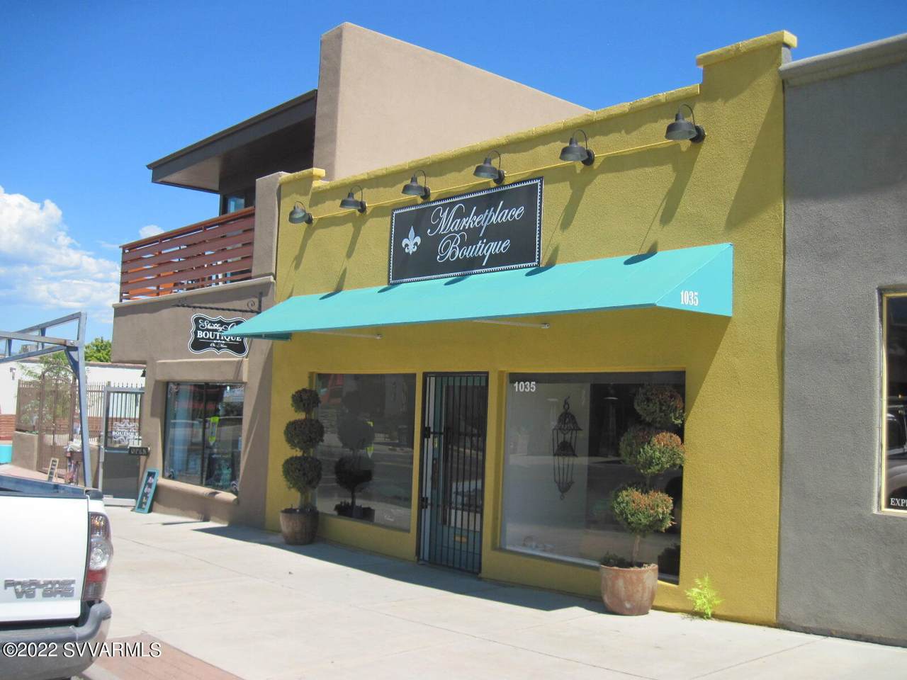 1035 Main St - Photo 1