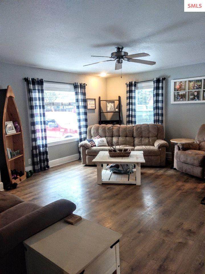 206 Canyon View Drive - Photo 1