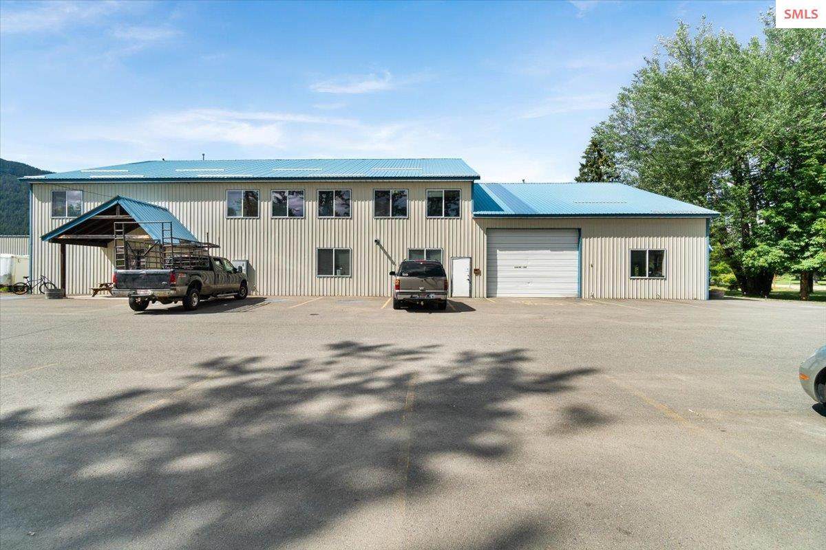 2605 Boyer Ave - Photo 1