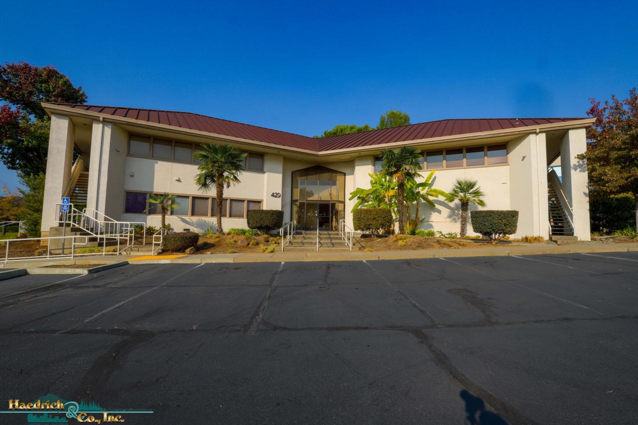 429 Redcliff Dr - Photo 1
