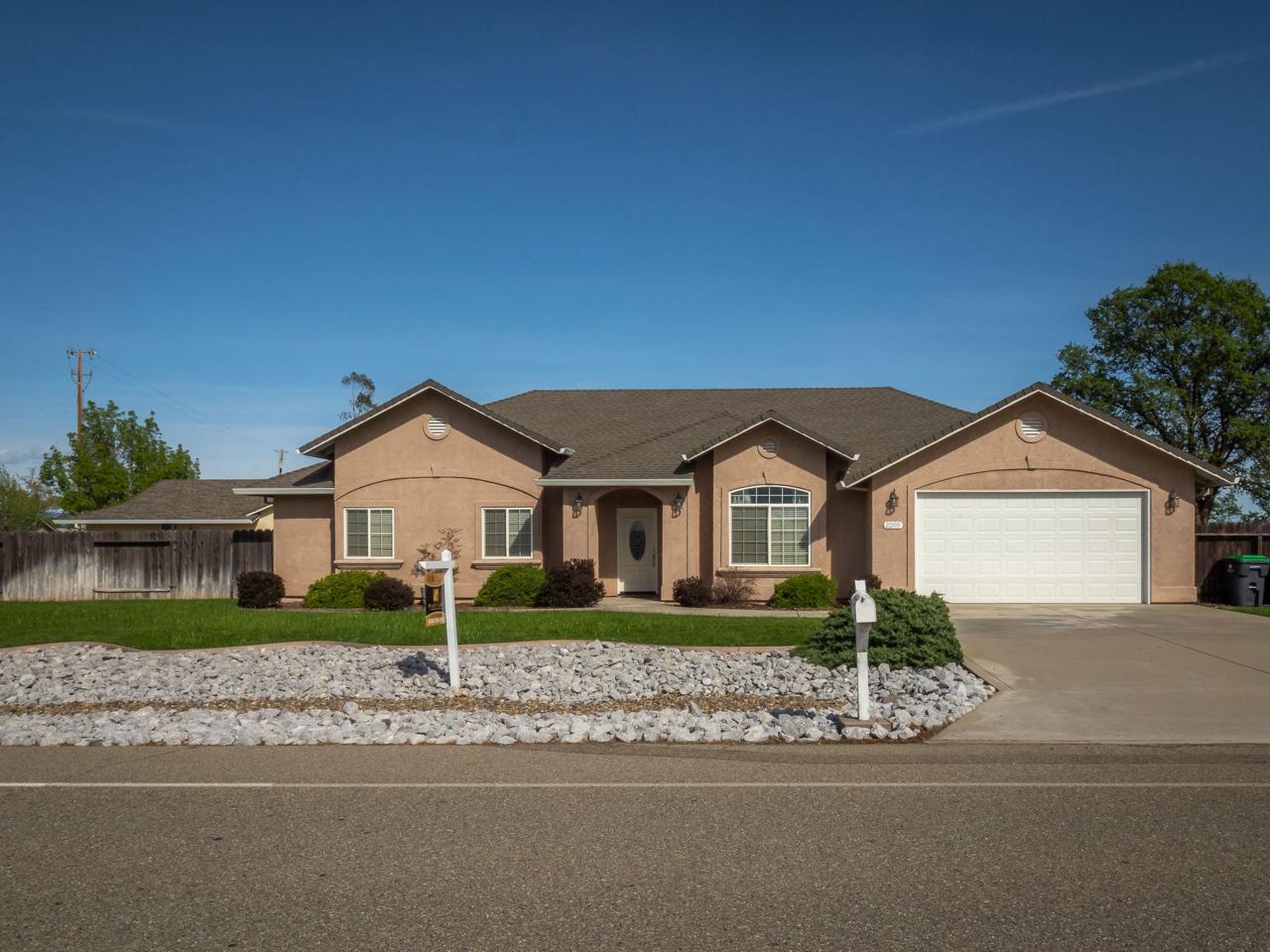 22105 River View Dr - Photo 1