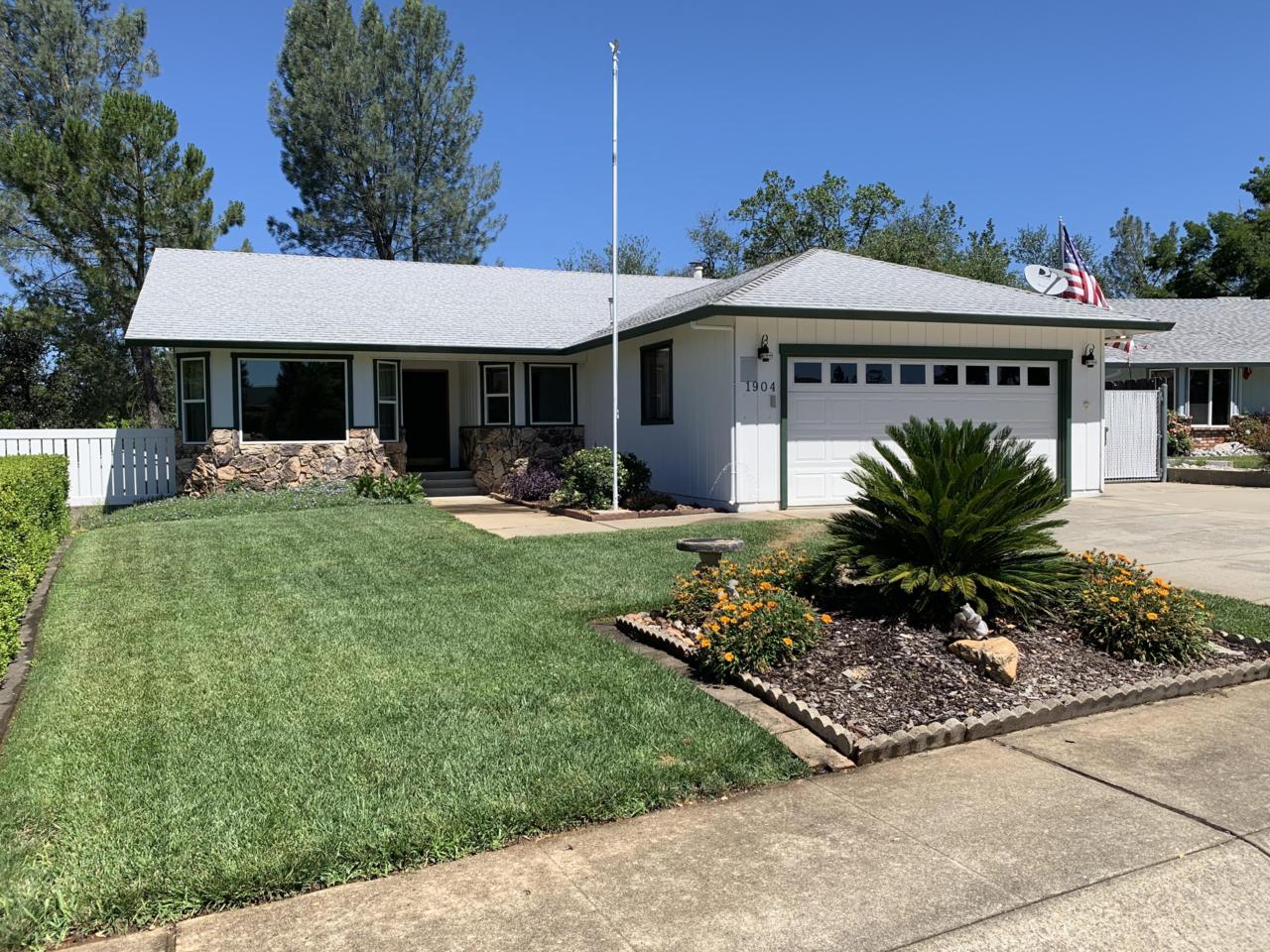 1904 Breckenwood Dr - Photo 1