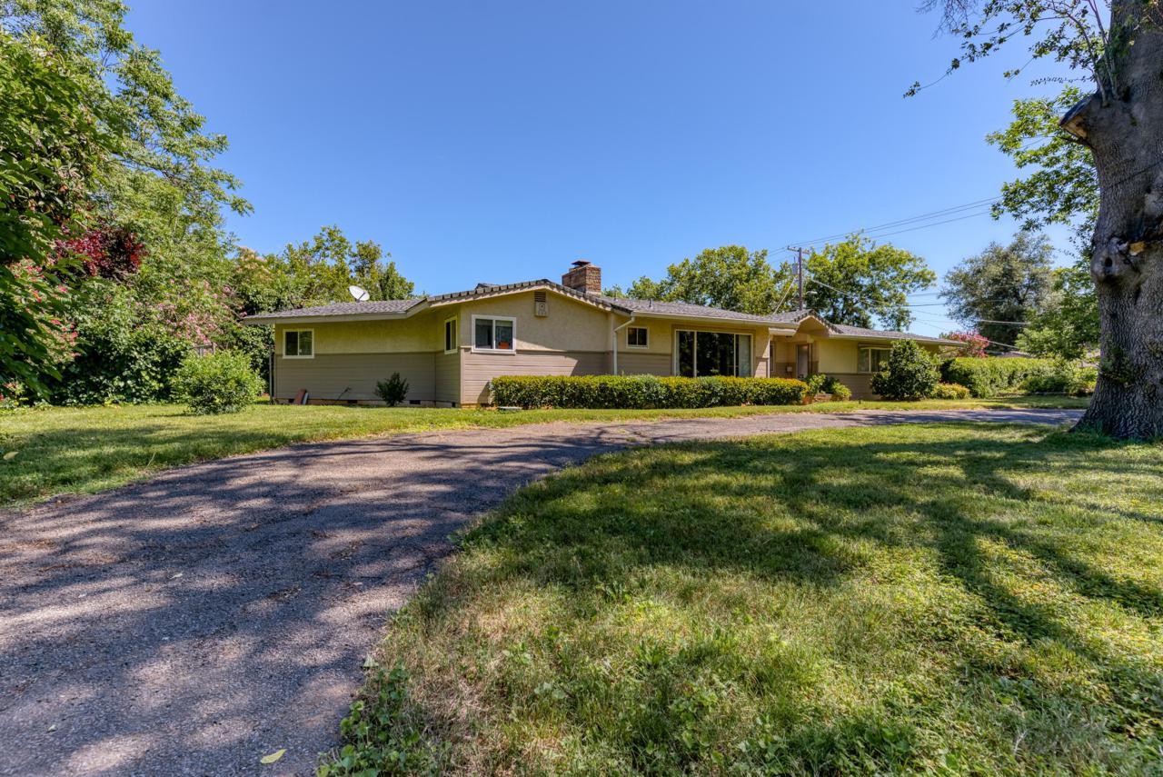 850 Parsons Dr - Photo 1