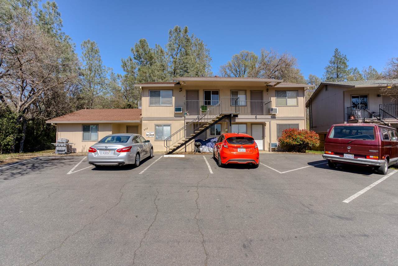 200 Boulder Creek Dr - Photo 1