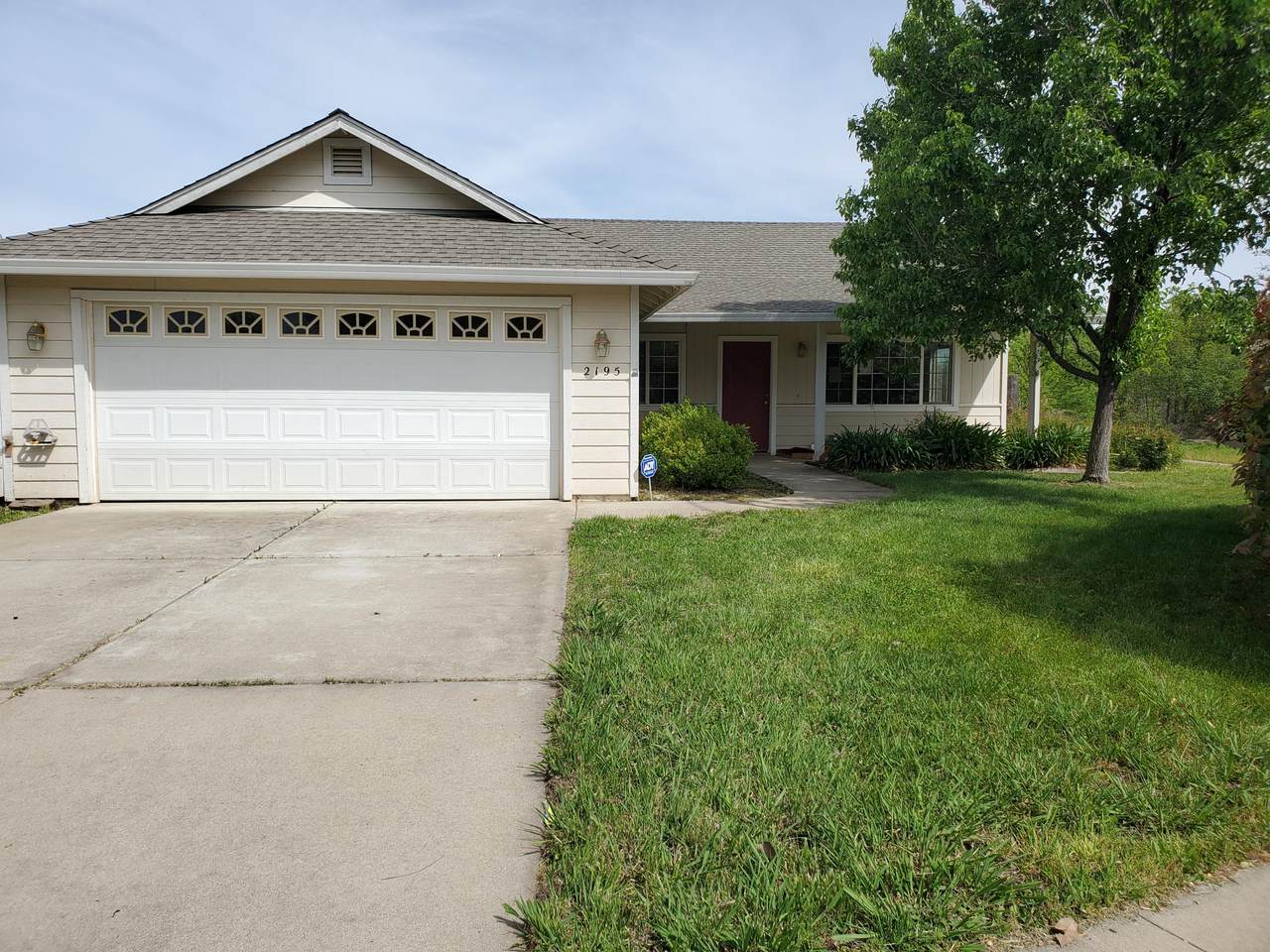 2195 Willow Glen Dr - Photo 1 2195 Willow Glen Dr - Photo 1