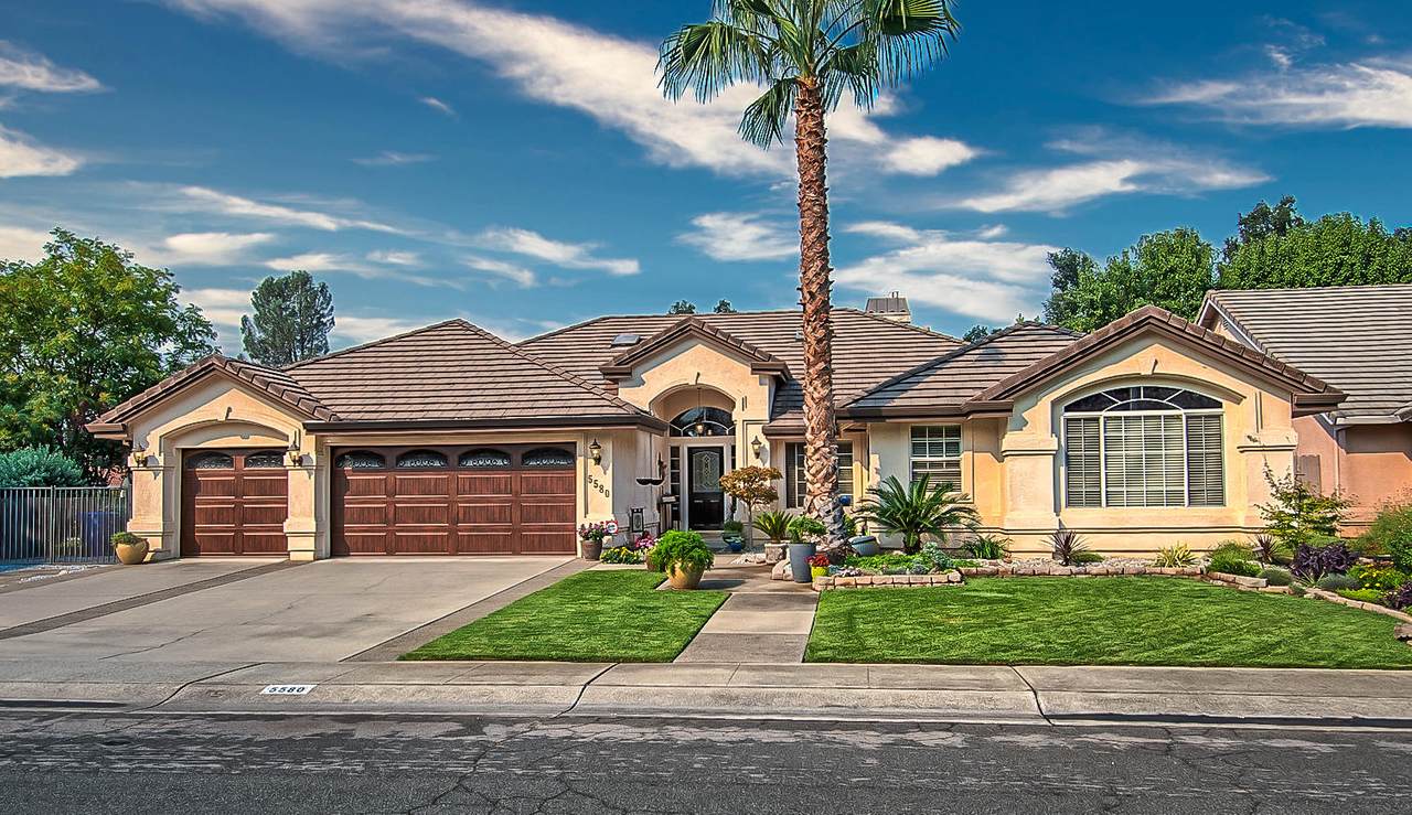 5580 Indianwood Dr - Photo 1