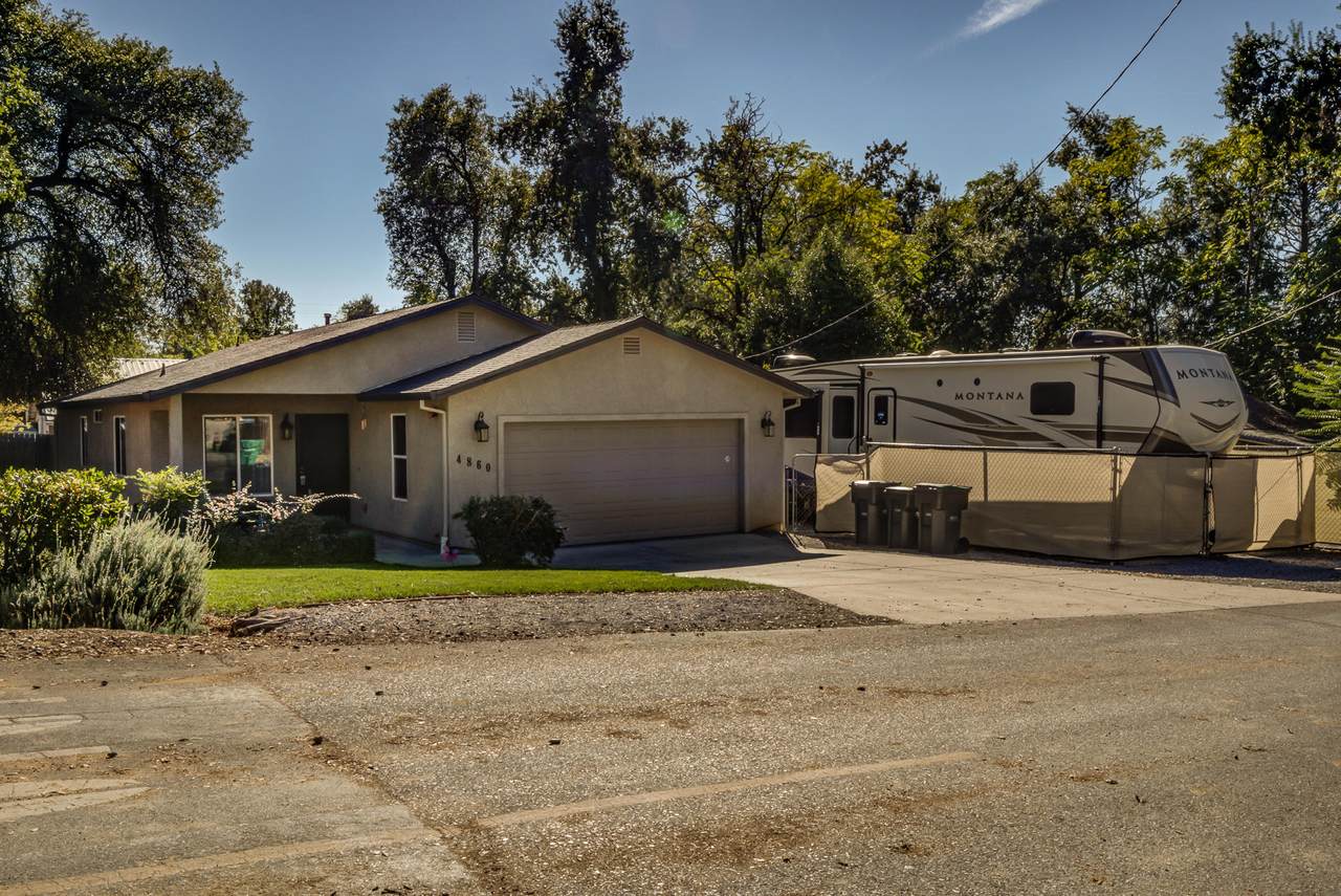 4860 Front - Photo 1