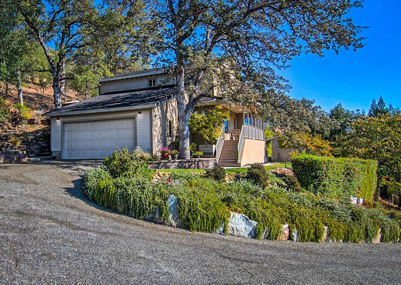 2520 Snow Ln - Photo 1