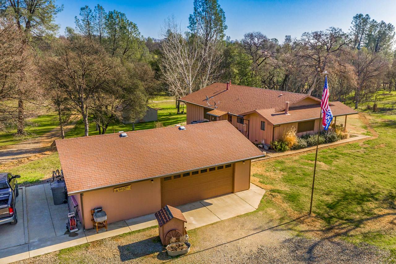 3857 Oak Ln - Photo 1