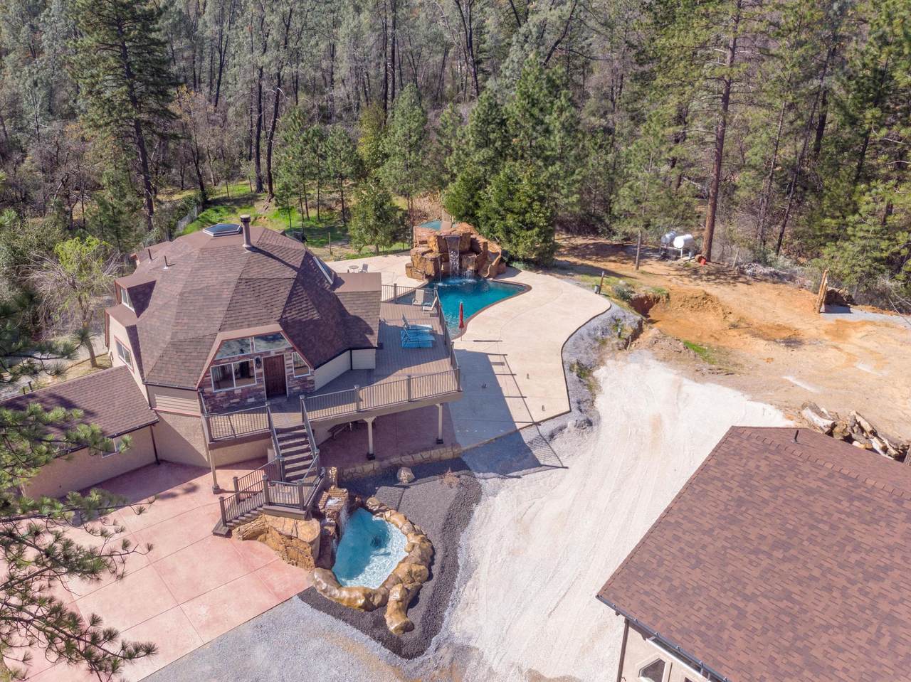 13468 Belt Line Rd - Photo 1