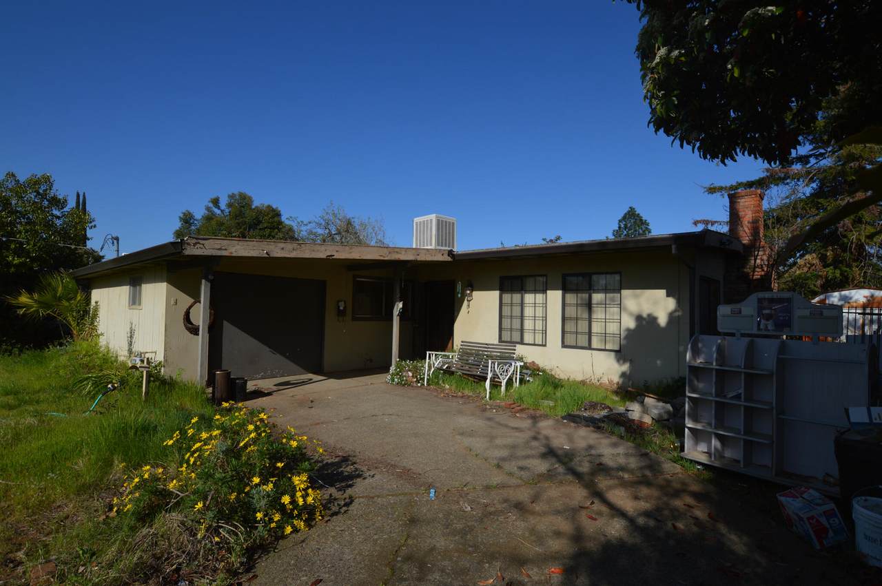 2909 Fairway Ave - Photo 1