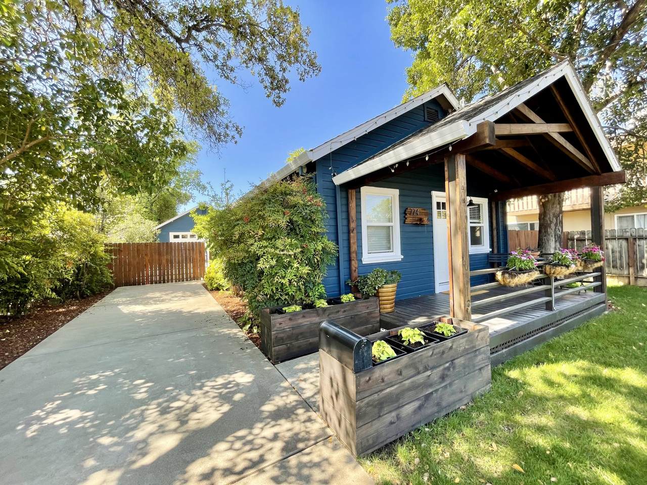 774 West St - Photo 1