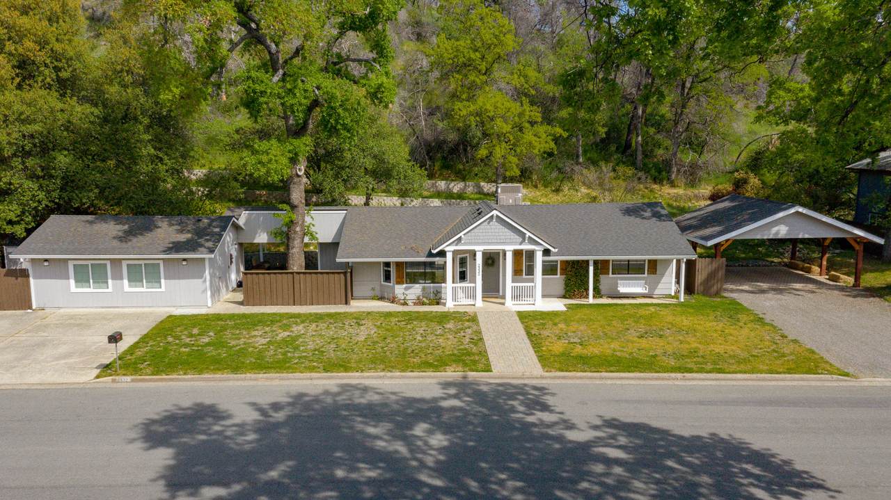 2332 Snow Ln - Photo 1
