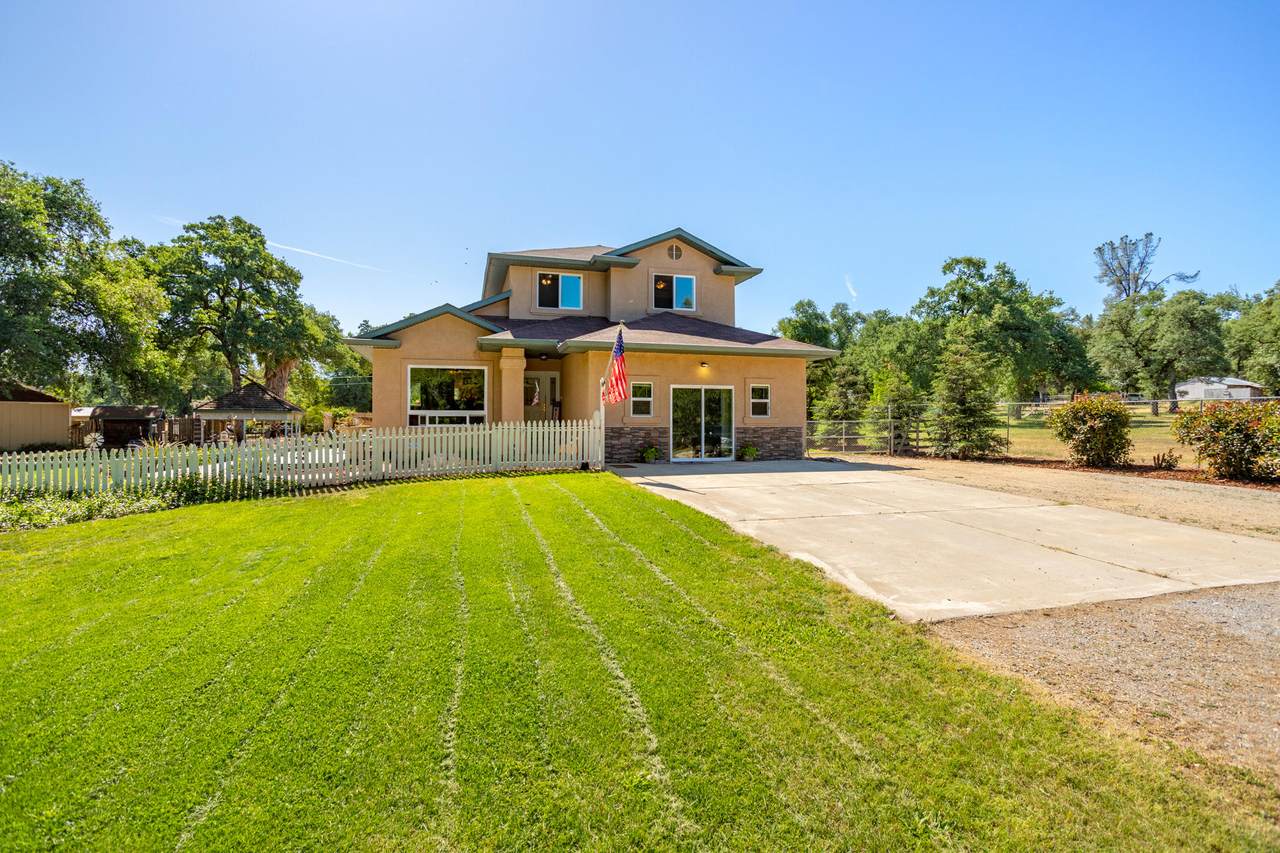 6934 Genes Ln - Photo 1