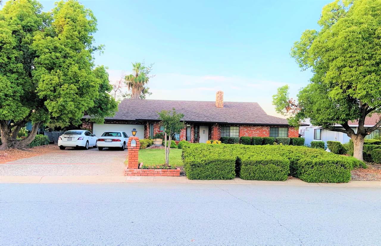 694 Collyer Dr - Photo 1