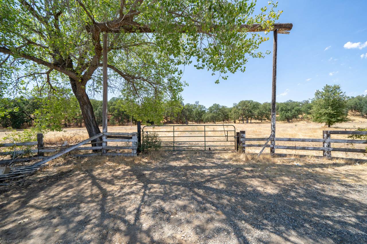 7528 Deschutes Rd - Photo 1