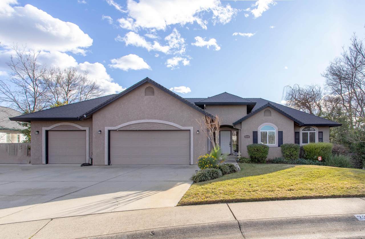 2350 Dartmouth Dr - Photo 1