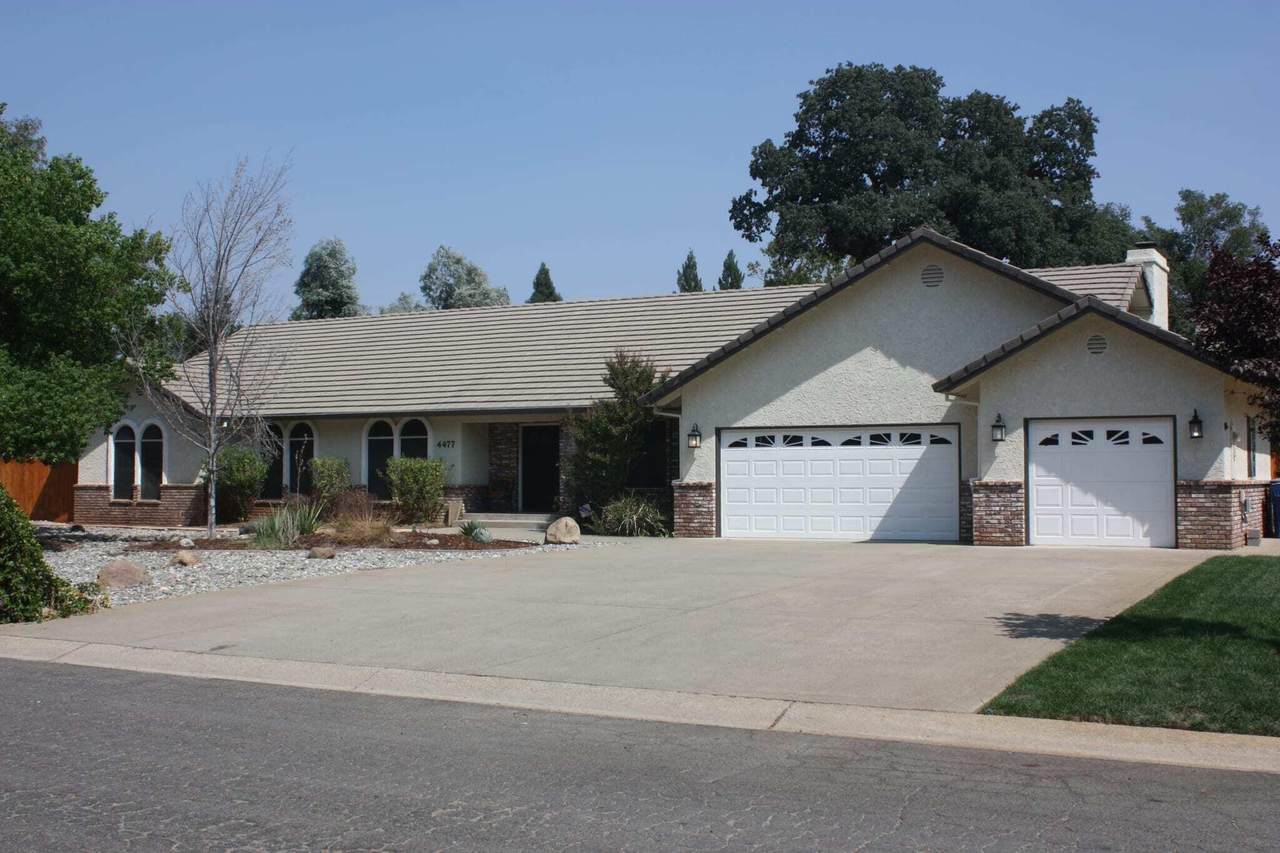 4477 Saratoga Dr - Photo 1