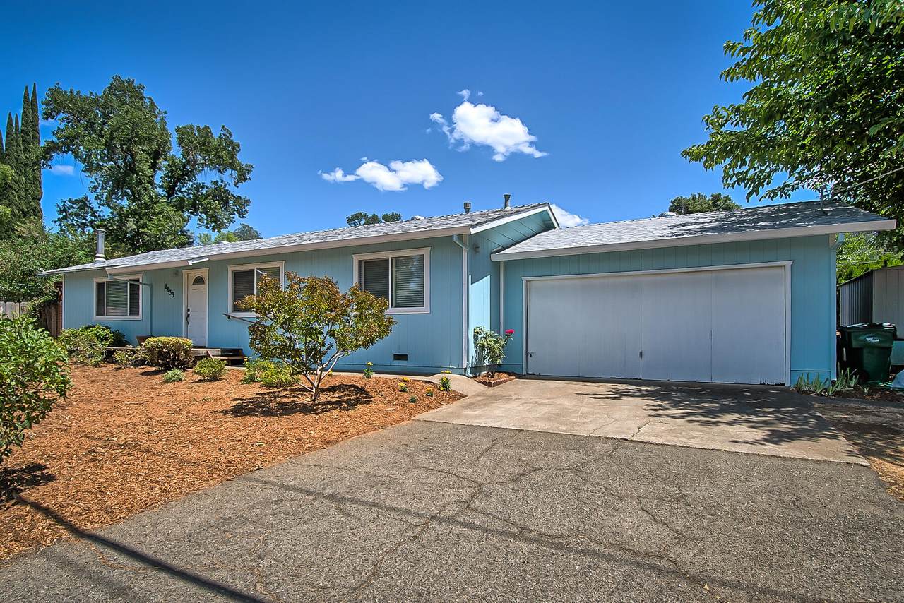1433 Mussel Shoals Ave - Photo 1