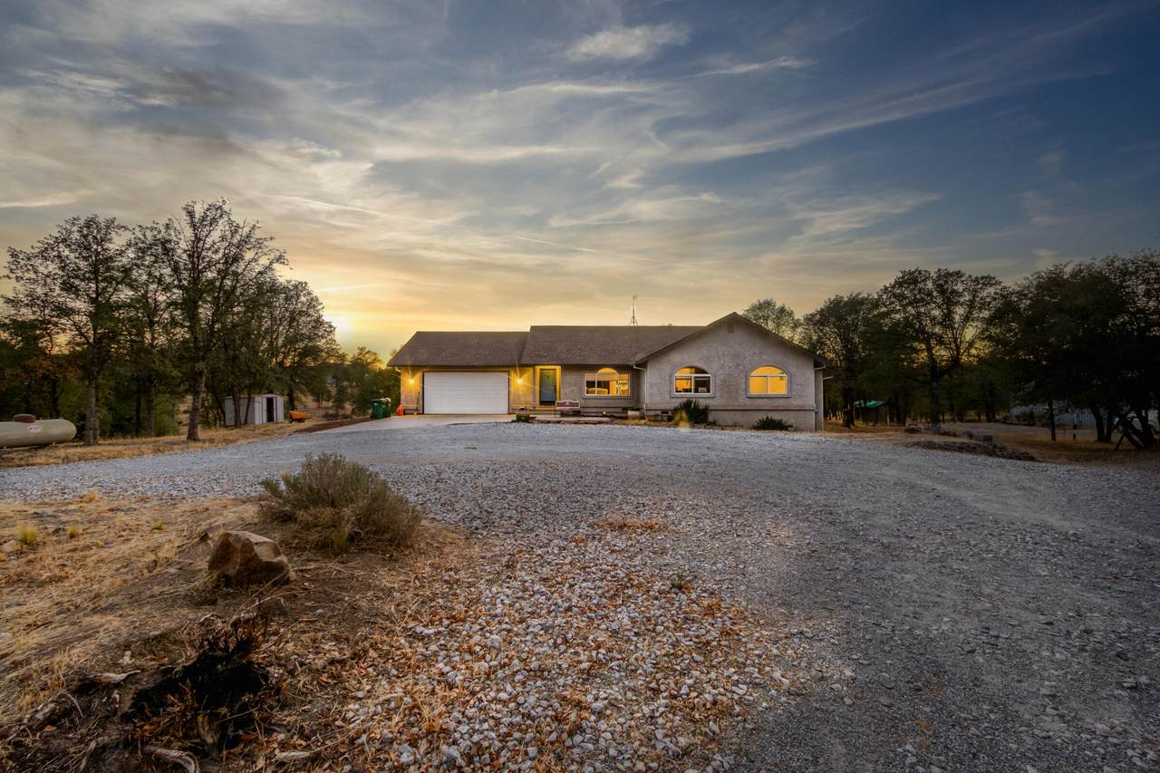 10844 Green Oaks Ln - Photo 1