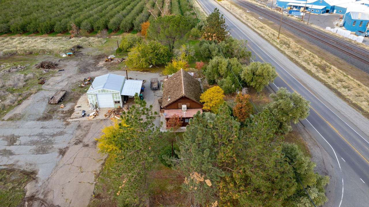 22410 Manor Ln - Photo 1
