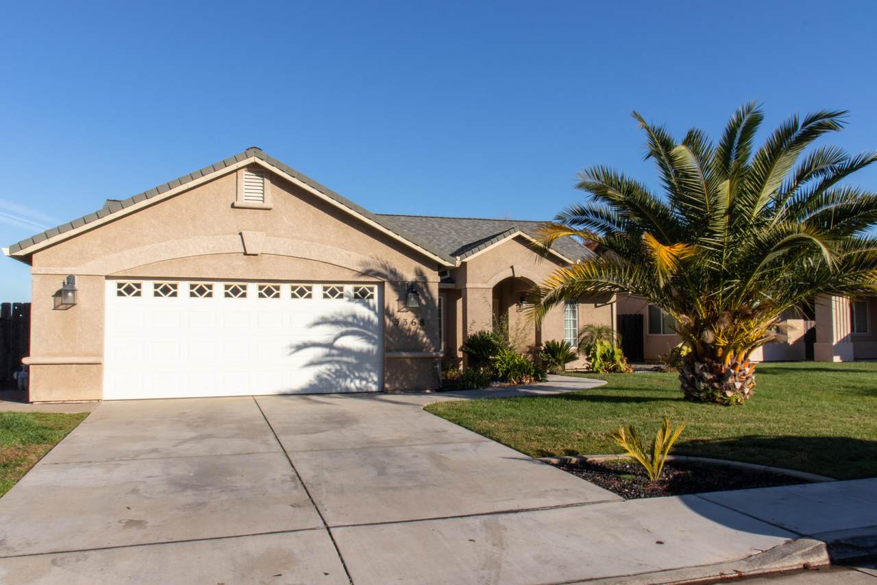3368 Oak St - Photo 1
