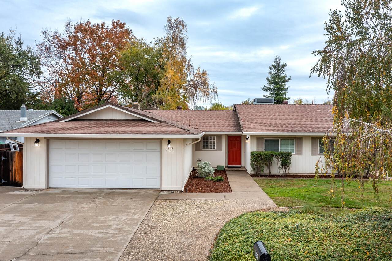 3505 Lagoon Dr - Photo 1