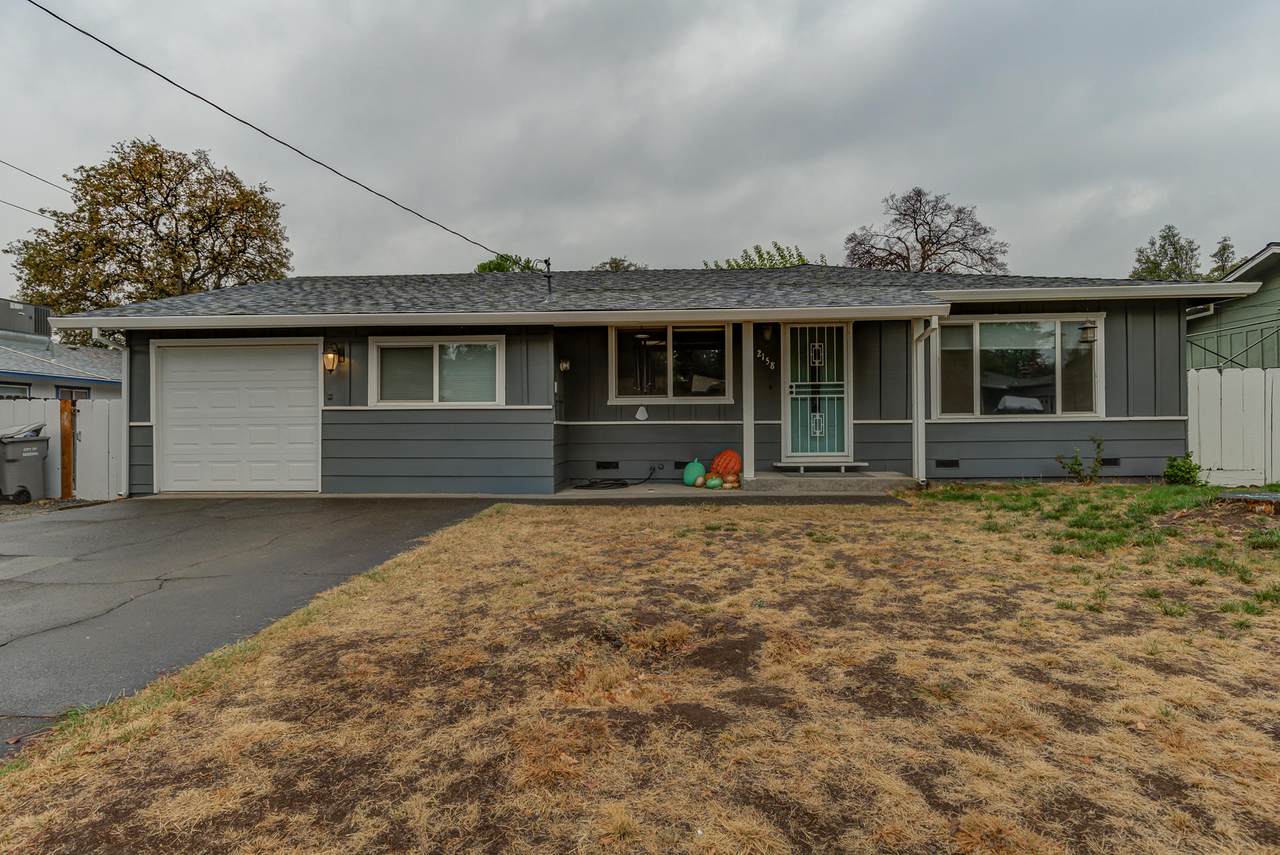 2158 Deerfield Ave - Photo 1