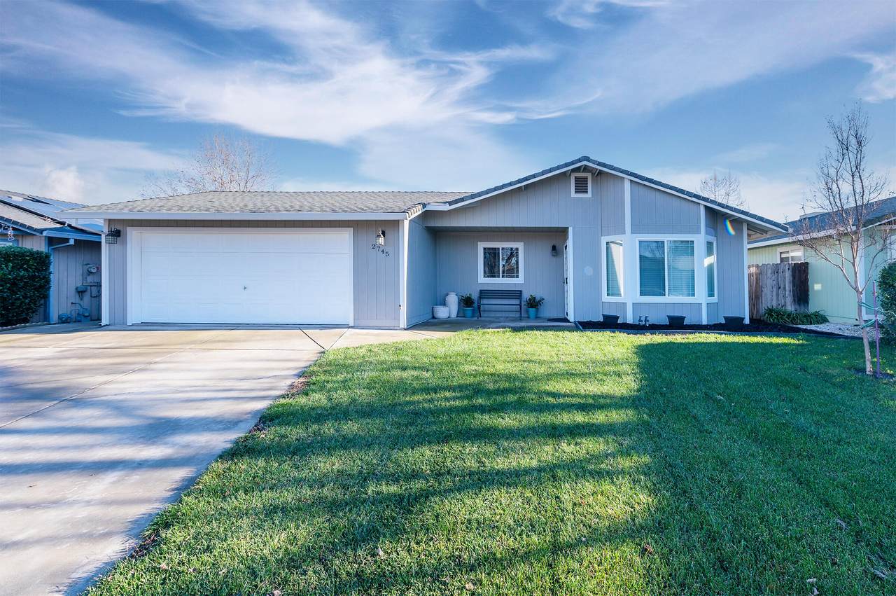 2745 Sandstone Dr - Photo 1