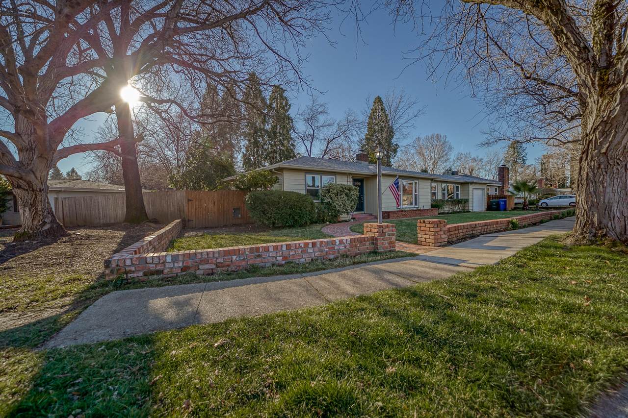 709 Delta St - Photo 1