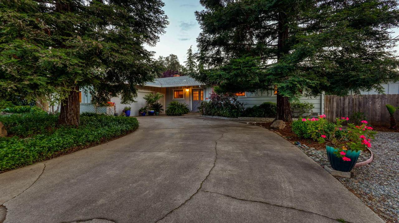 547 Rafael St - Photo 1