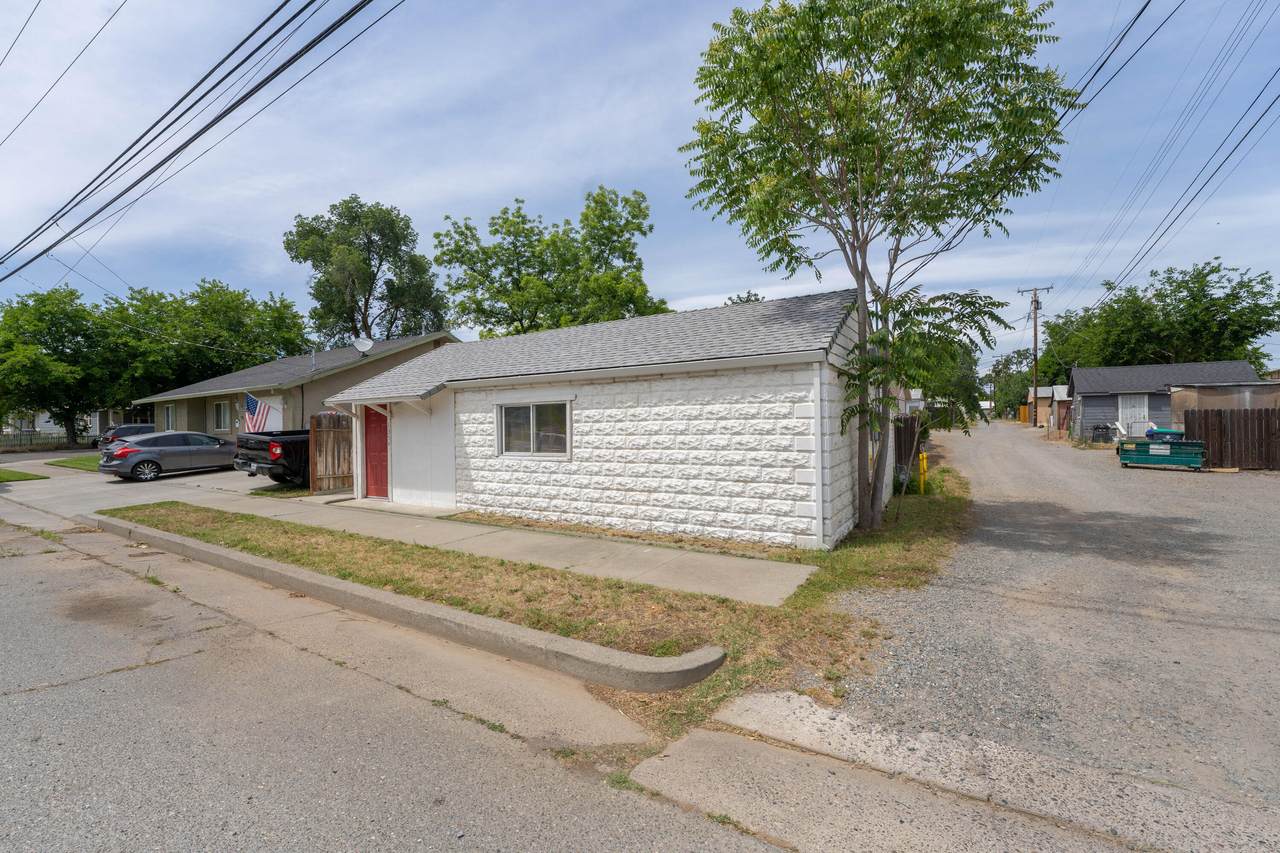 1354 Park Ave - Photo 1