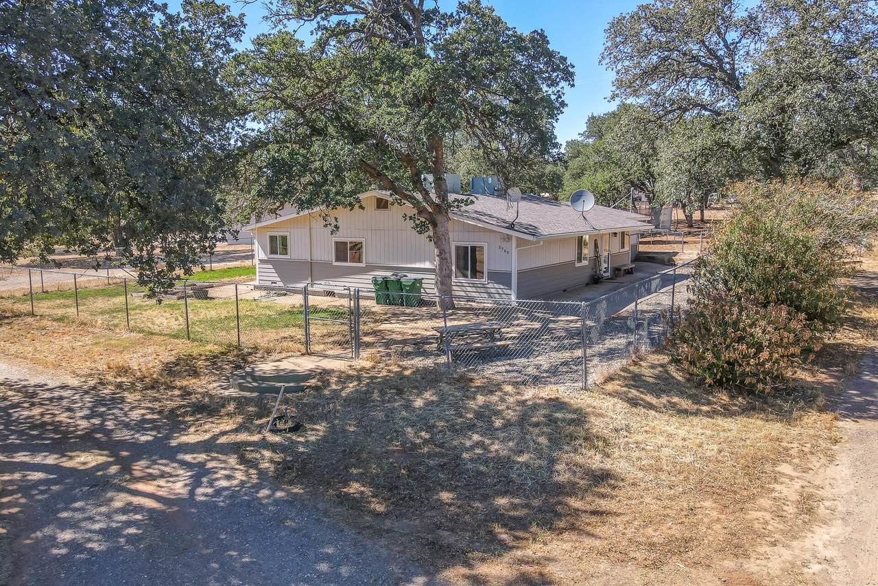 3760 Joanne Ln - Photo 1