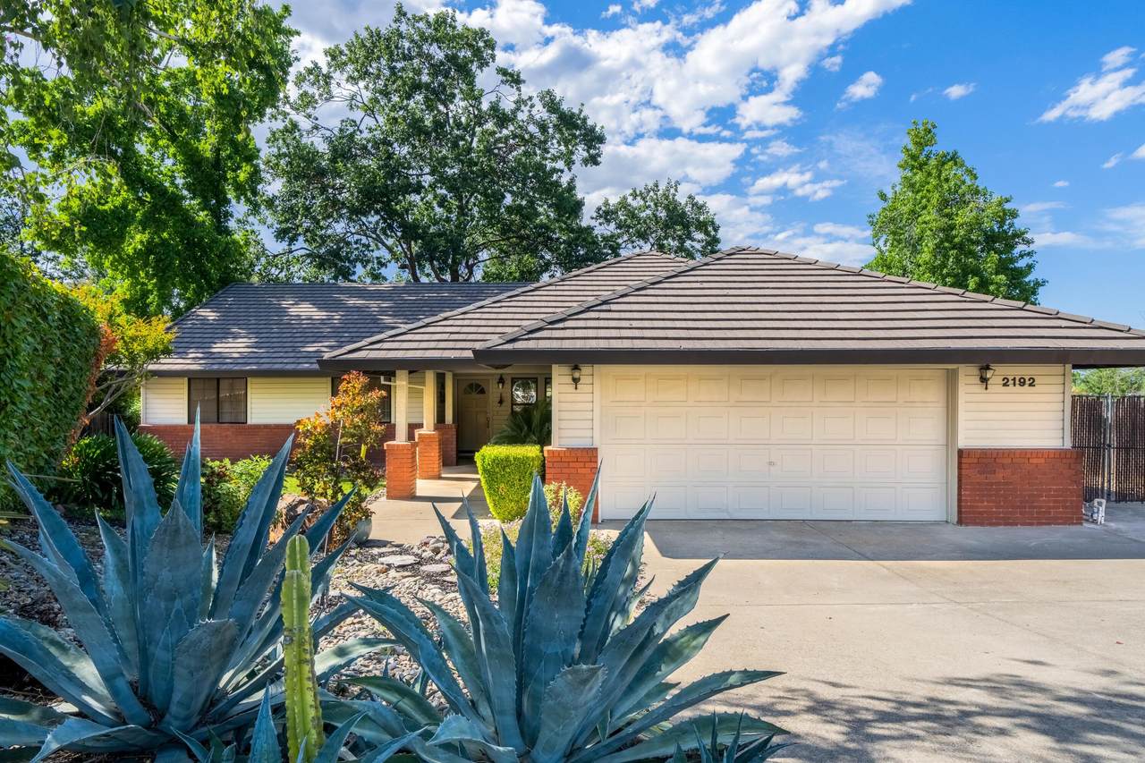 2192 Kildare Dr - Photo 1