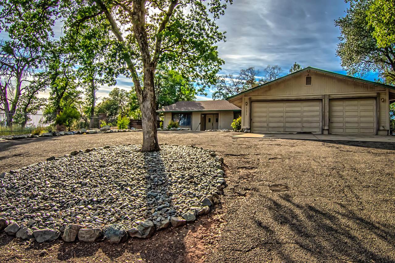 21952 Sagebrush Trl - Photo 1