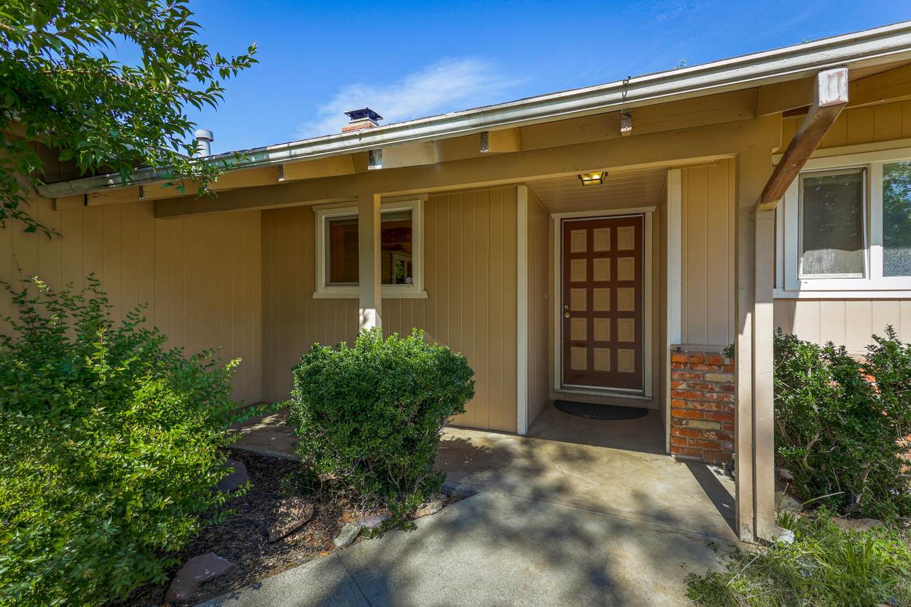 1715 Wisconsin Ave - Photo 1